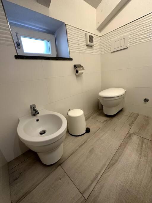 The Sweet Attic Room - De Vivo Realty Meta Di Sorrento ภายนอก รูปภาพ