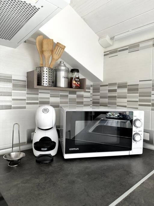 The Sweet Attic Room - De Vivo Realty Meta Di Sorrento ภายนอก รูปภาพ